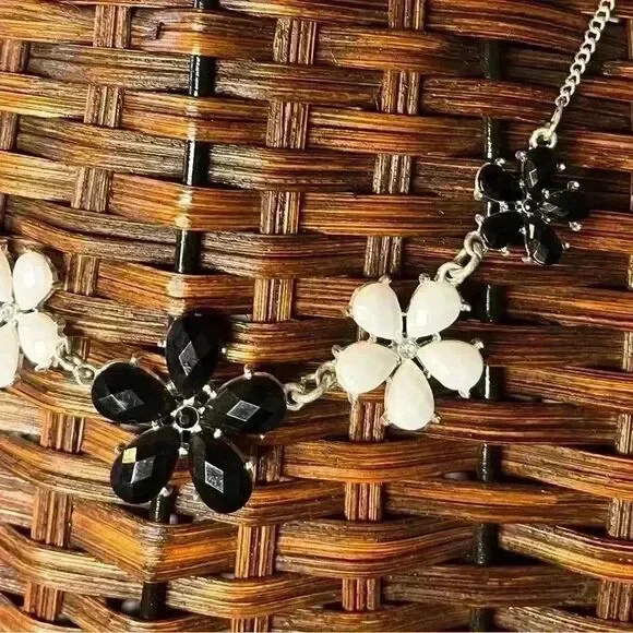 Classic flower bib necklace Black White formal party spring black tie 18” - Picture 3 of 4